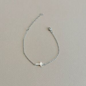 Cross bracelet M1028